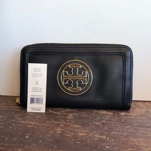 NWT Tory Burch Amanda Zip Continental Wallet